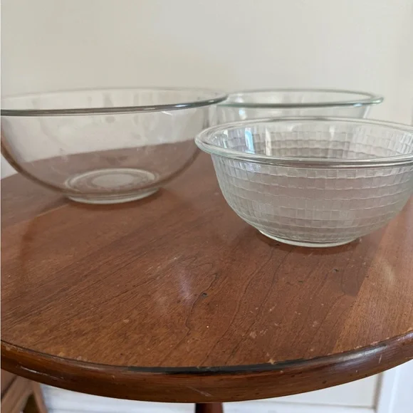 Pyrex Clear Glass Nesting Bowls Mixing Bowl Set of 3 - #325, #323, and #322 - Picture 5 of 13